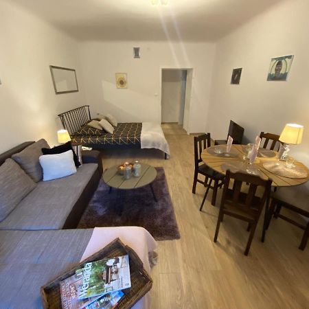 Apartament Arsenal Apartment วอร์ซอ ภายนอก รูปภาพ